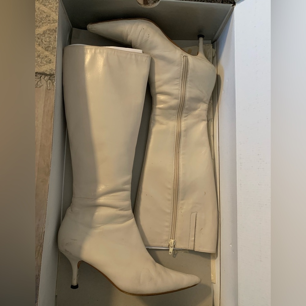 Elegant Cream Knee-High Women's Boots